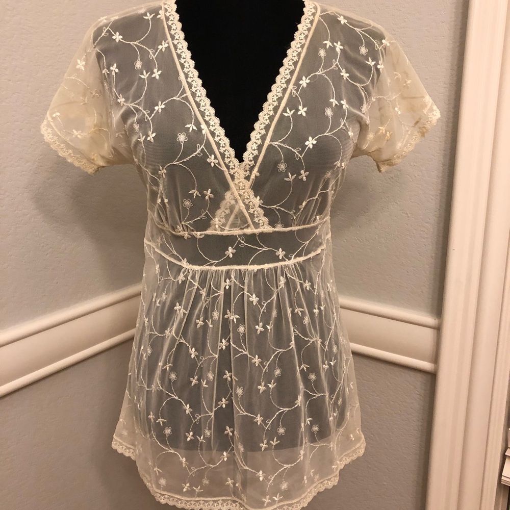 Flower embroidered top